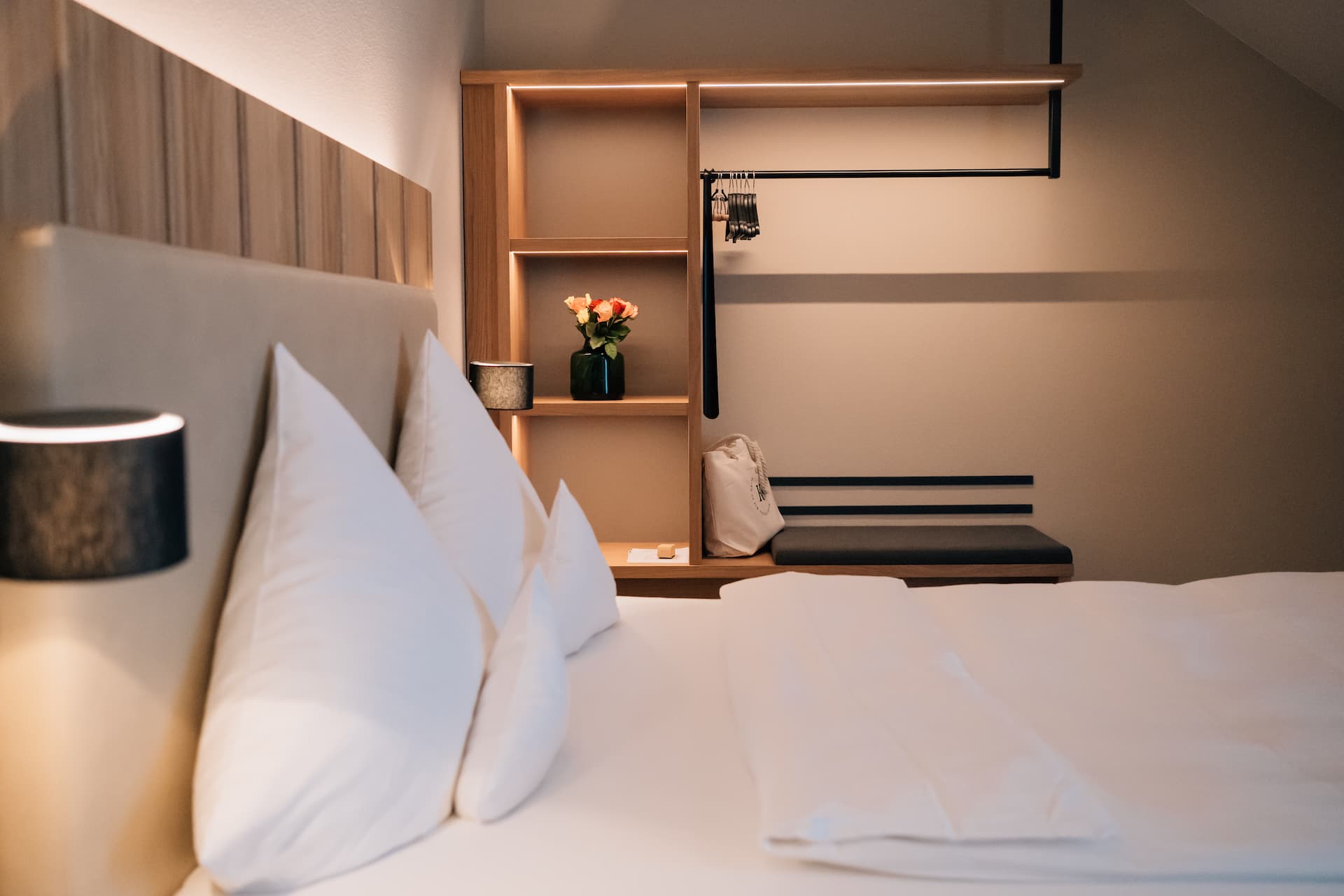 Ein Standard Hotelzimmer im Klostermeier Hotel Icking bei München - Doppelbett